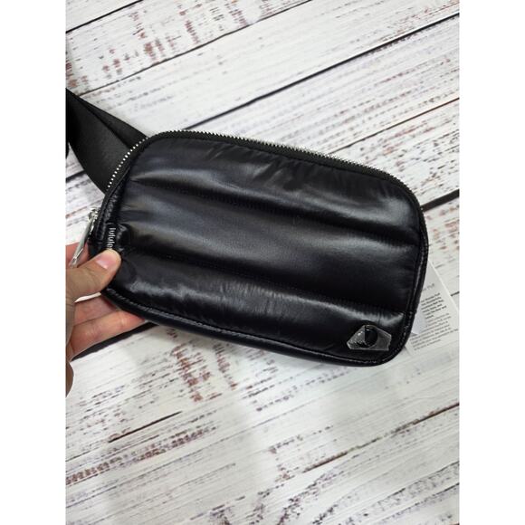 Lululemon Everywhere belt bag Wunder Puff in black NWT - Picture 2 of 7